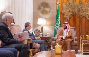 وزير الخارجية الايراني يلتقي ولي العهد السعودي في الرياض