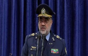 قائد عسكري ايراني يدعو الشعب لمشاركة واسعة بمسيرات ذكرى انتصار الثورة 