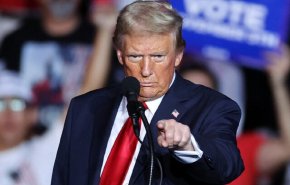 شاهد.. معاملة ترامب ’الاستعلائية’ تجاه رؤساء الدول!!