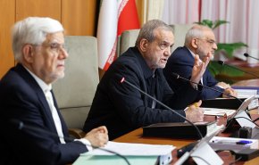 بزشكيان:باب الحوار غير المباشر مع أميركا لا يزال مفتوحاً
