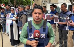 وقفة تضامنية للصحفيين تطالب بتحرك دولي لوقف جرائم الإحتلال