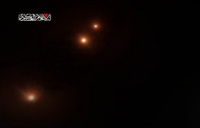 القسام تنشر فيديو يظهر قصف ’أسدود’ المحتلة برشقة صاروخية