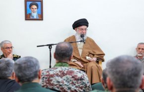 قائد الثورة الإسلامية: ضرورة الحفاظ على جاهزية القوات المسلحة +فيديو
