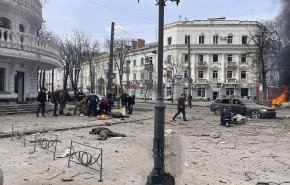 عشرات القتلى والجرحى في قصف روسي على  مدينة سومي الأوكرانية