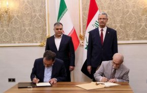 وزيرا النفط الإيراني والعراقي يوقعان مذكرات تفاهم لتعزيز التعاون المشترك