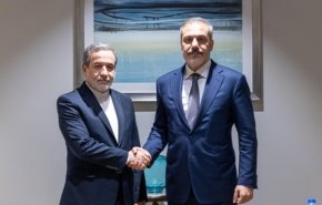 وزيرا خارجية ايران وتركيا يجريان محادثات هاتفية