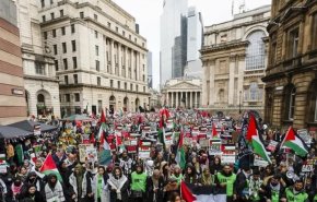 قادة يهود في بريطانيا يرفعون الشعار ضد نتنياهو