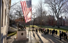 إدارة ترامب تهدّد بمنع جامعة هارفارد من تسجيل طلاب أجانب