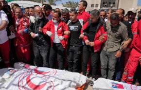 صحيفة عبرية تفجر مفاجأة وتنشر تفاصيل مجزرة رفح ضد المسعفين