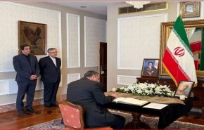 ادای احترام دیپلماتهای جهان به قربانیان انفجار بندرعباس