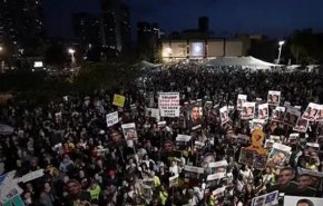 تظاهرات بتل أبيب تنديدا بتوسيع عمليات غزة والمطالبة بصفقة أسرى