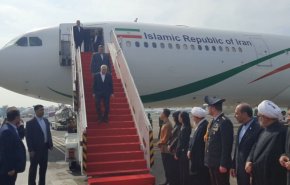 رئيس البرلمان الايراني يصل إلى جاكرتا