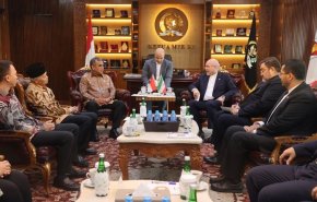 قاليباف يدعو الى تعزيز العلاقات مع اندونيسيا