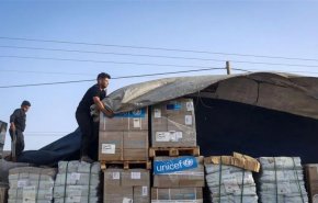 اكفان بدل الطعام.. ما وجد داخل شاحنتي مساعدات الى غزة