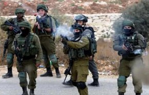 قوات الاحتلال تطلق النار على وفد دبلوماسي عربي وأجنبي خلال زيارة لمخيم جنين + فيديو