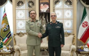 اللواء باقري: إيران وباكستان عازمتان على القضاء على الإرهاب