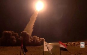 القوات المسلحة اليمنية تستهدف مطار اللد بصاروخ 