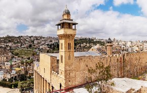 في أول أيام عيد الأضحى.. الاحتلال يرفض تسليم المسجد الإبراهيمي 