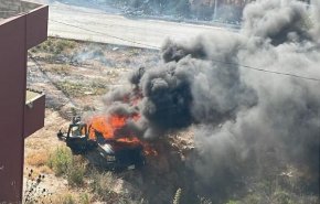 یک خودرو در جنوب لبنان با ۳ موشک از پهپاد صهیونیست‌ها هدف قرار گرفت