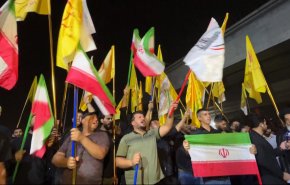 إحتفالات ومسيرات في عدة دول احتفالا بالضربات الإيرانية + فيديو