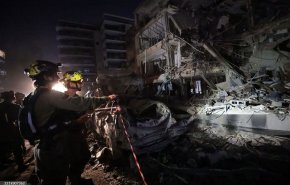 تصویری از محل اصابت موشک ایران به جنوب تل‌آویو + فیلم