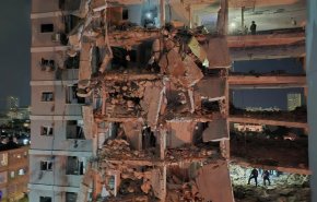 صور دمار هائل في تل أبيب وحيفا عقب سقوط صواريخ إيران