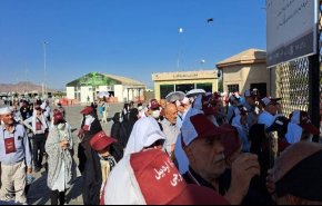 عودة الحجاج الإيرانيين إلى البلاد عبر الحدود البرية مع العراق