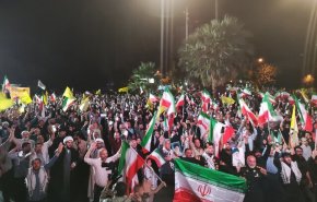خروج شعبي عفوي في طهران تأييداً للقوات المسلحة الإيرانية