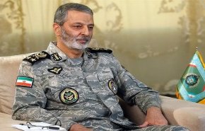 اللواء موسوي يزور موقعاً للدفاع الجوي بطهران ويشيد بجاهزية القوات