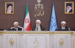 رئيس السلطة القضائية : ترامب يتحدث عن السلام لكنه يسعى لاثارة الحروب
