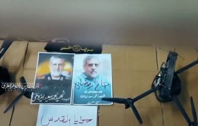 سرايا القدس تدك نتساريم وترفع صورة قائد إيراني على غنائم الاحتلال
