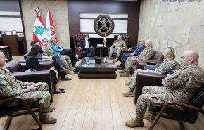 الرئيس اللبناني يطالب الاتحاد الأوروبي بدعم سيادة البلاد 
