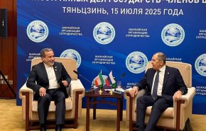 وزير الخارجية الإيراني يلتقي نظيره الروسي في الصين
