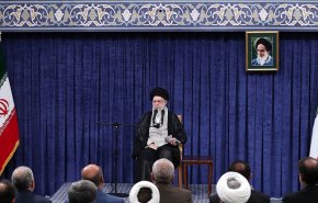 قائد الثورة الاسلامية: شعبنا سيحقق النصر بالتأكيد