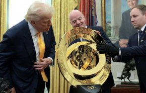 ترامب يحتفظ بالنسخة الأصلية لكأس العالم للأندية!