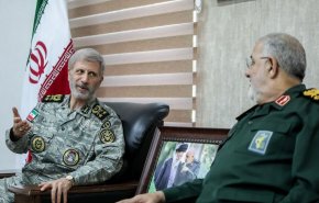 اللواء حاتمي: الجيش والحرس الثوري يعملان معا من اجل امن ايران واقتدارها