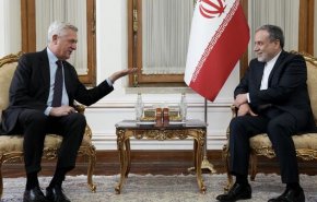 عراقجي يؤكد عزم إيران على تنفيذ خطة إعادة المهاجرين غير الشرعيين