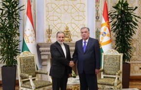 وزير الخارجية الإيراني يلتقي الرئيس الطاجيكي في 