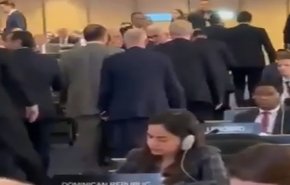 شاهد/وفد إيران يغادر مؤتمر البرلمانات فور بدء كلمة مسؤول صهيوني