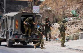 الاحتلال يشن حملة اعتقالات ومداهمات في الضفة ويعتقل الصحفية أبو عياش