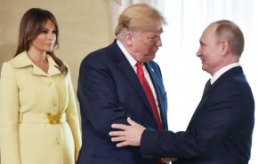 ترامب يسلم بوتين رسالة من زوجته ميلانيا خلال قمة ألاسكا