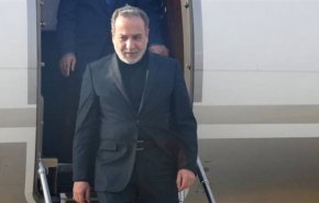 عراقجي يصل جدة لبحث ملف غزة مع منظمة التعاون الإسلامي
