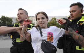 للمرة الـ21.. اعتقال الفتاة أليشيا بمظاهرة تضامن مع غزة في المانيا
