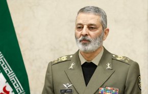 اللواء موسوي يؤكد على تطوير كفاءة الدفاع الجوي 