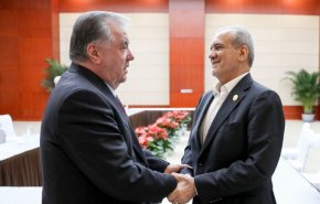 بزشكيان: التعاون بين طهران ودوشنبه يتوسع في جميع المجالات