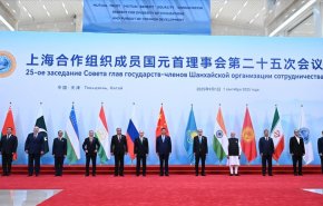 عراقجی يكشف سبب 'غياب' الرئيس بزشكيان عن الصورة التذكارية لقادة قمة شنغهاي
