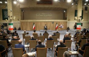 رهبر انقلاب در دیدار هیأت دولت: معیشت مردم مهمترین مسئله است