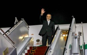 الرئيس الايراني يغادر الدوحة عائدا إلى طهران