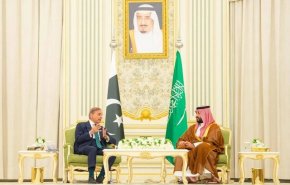 پاکستان و عربستان «توافقنامه دفاع استراتژیک مشترک» امضا کردند