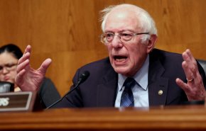 أول سيناتور أمريكي يصف جرائم الاحتلال في غزة بـ 'الإبادة جماعية'